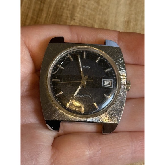 Vintage Timex Electronic Watch Date Stainless Case For Parts Repair As Is - Picture 3 of 4